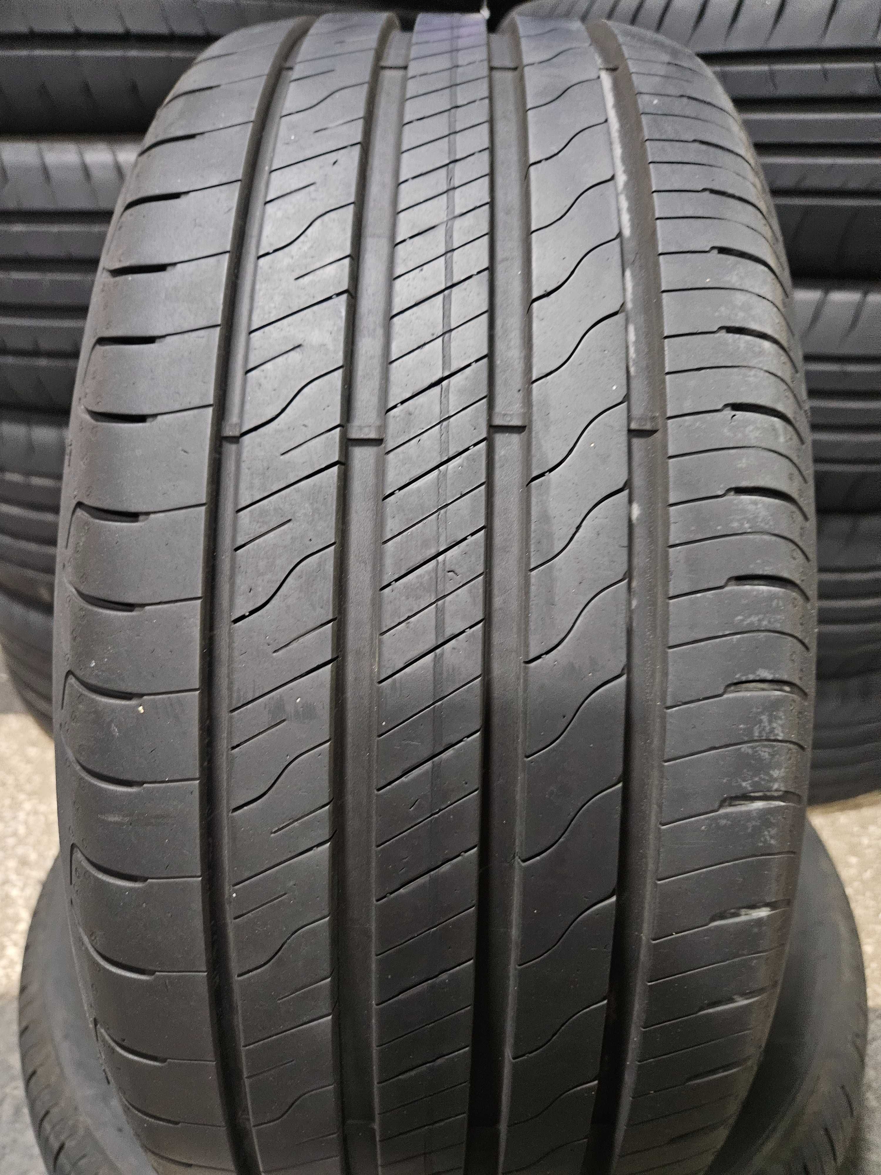 2бр 225/45/17 GOODYEAR 7мм грайфер дот:4619г безплатен монтаж