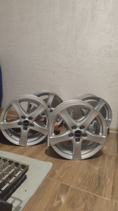 Vând set jante BORBET R16 noi în cutie