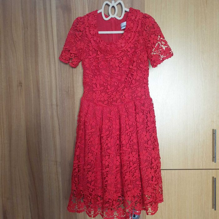 Rochie dantelata, purtata o data