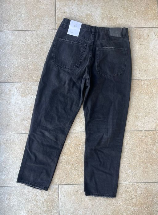 Blugi Bershka noi cu eticheta