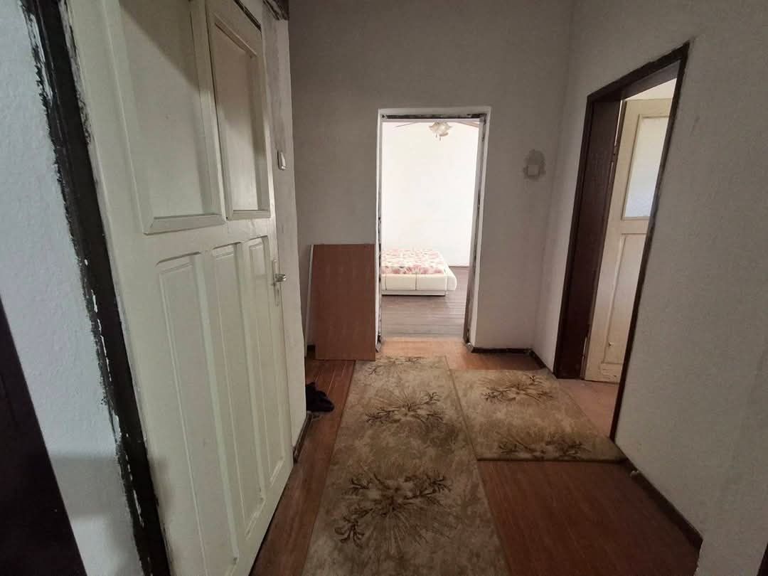 Продава се Къща в Петрич - 50 кв.м за 1700 €/кв.м - Снимка #2