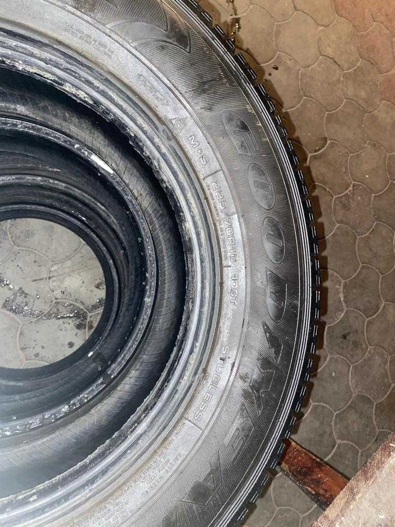 Шины GOODYEAR липучка с отличным протектором