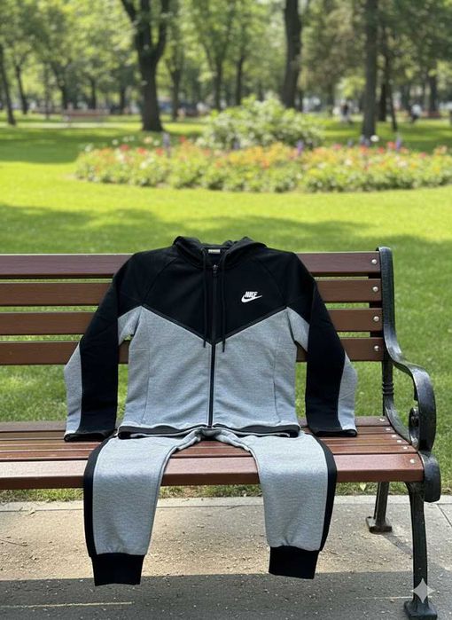 Trening Nike TECH Fleece Negru Gri 2024 - Set Complet Bumbac