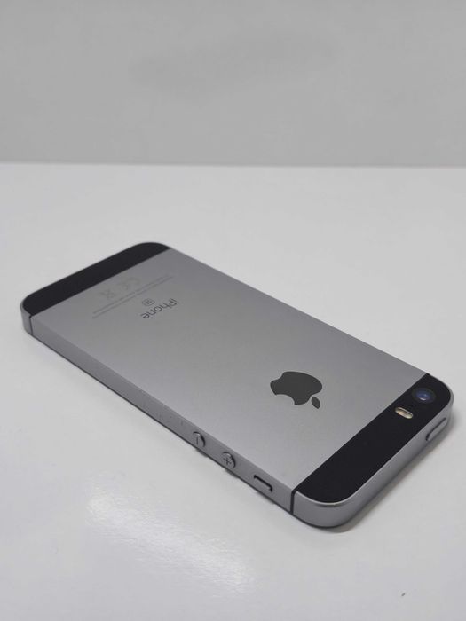 iPhone SE 16GB Перфектен
