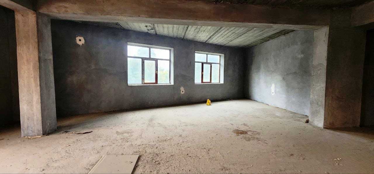 5 ком  3 этаж 192 метр квадрат Бульвар 210000 с кадастром