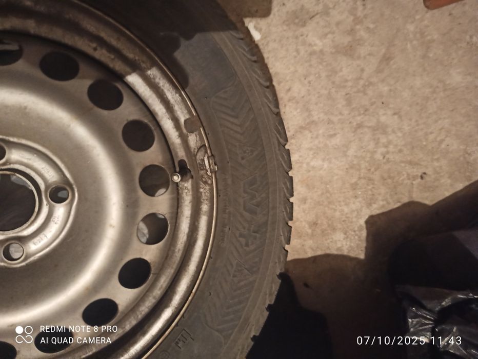 Anvelope iarna cu jenti și capace Opel Astra 1,7 cdti / 195/60 R15