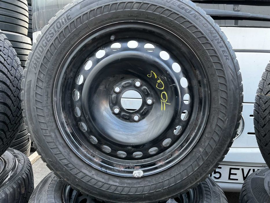 Set complet roti iarna Ford Focus 205 60 R 16 Bridgestone/Continental