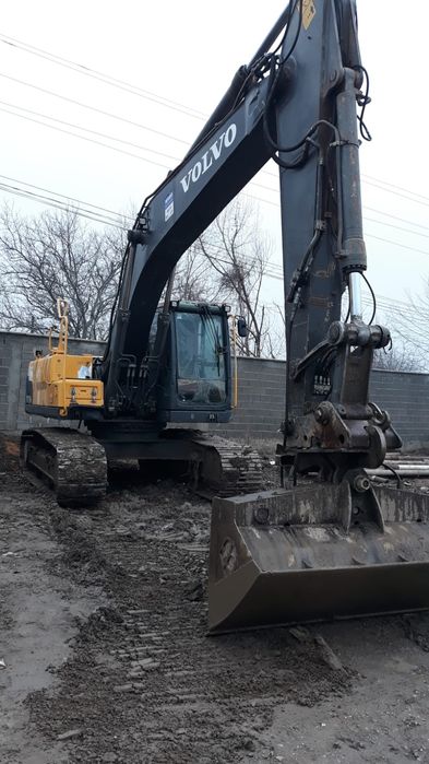 Prestări servicii  transport închiriere basculante 8x4 și utilaje