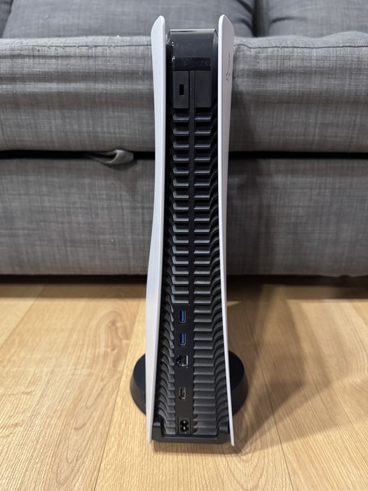 Playstation 5 / CD / 825GB / O maneta / 7 jocuri / perfect functional