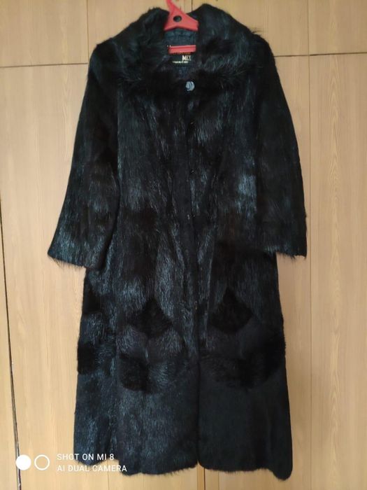 Продам шубу из меха нутрии.