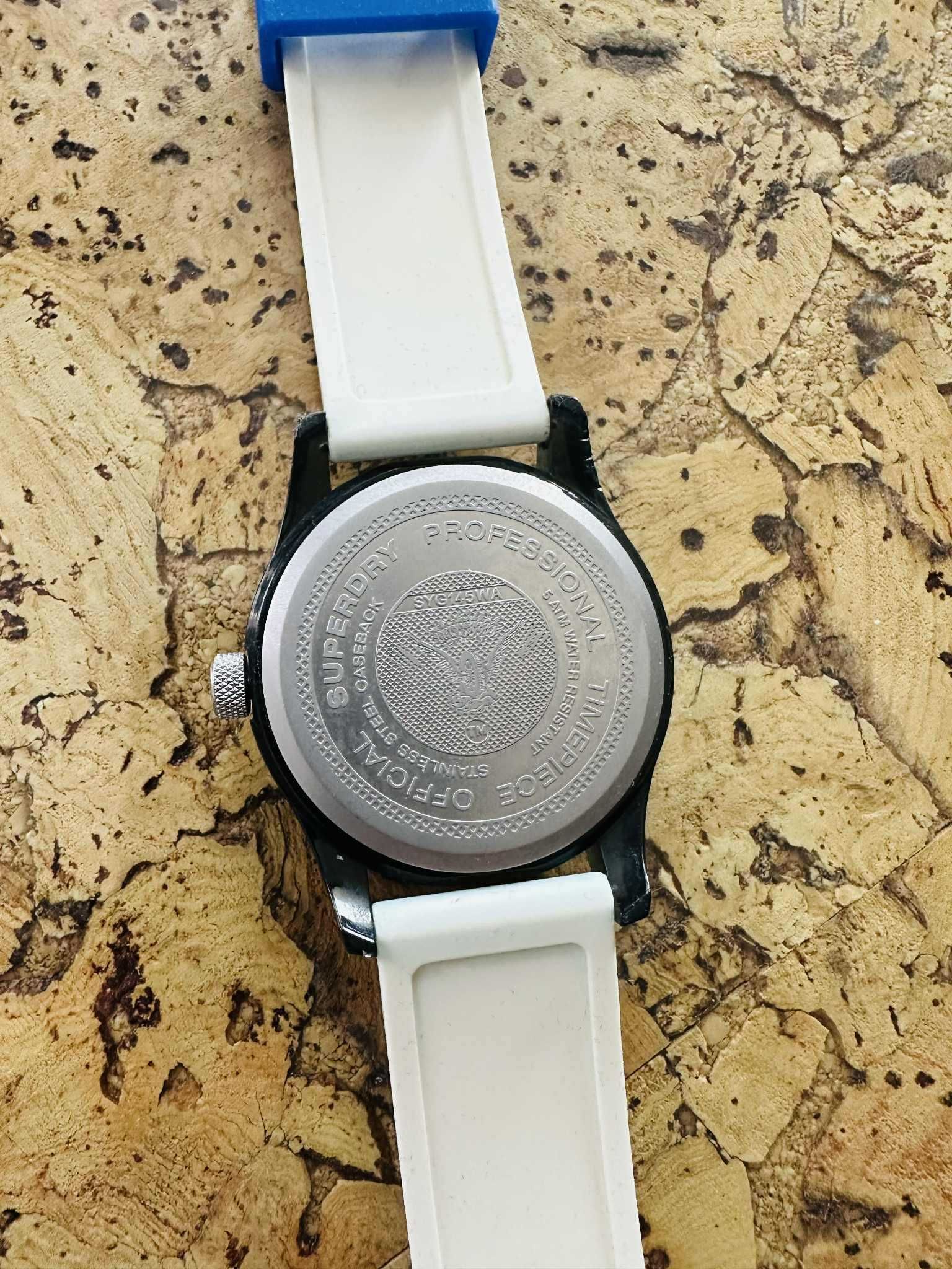 Часовник Superdry Tokyo SYG145W