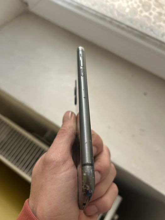 Iphone 11.       .