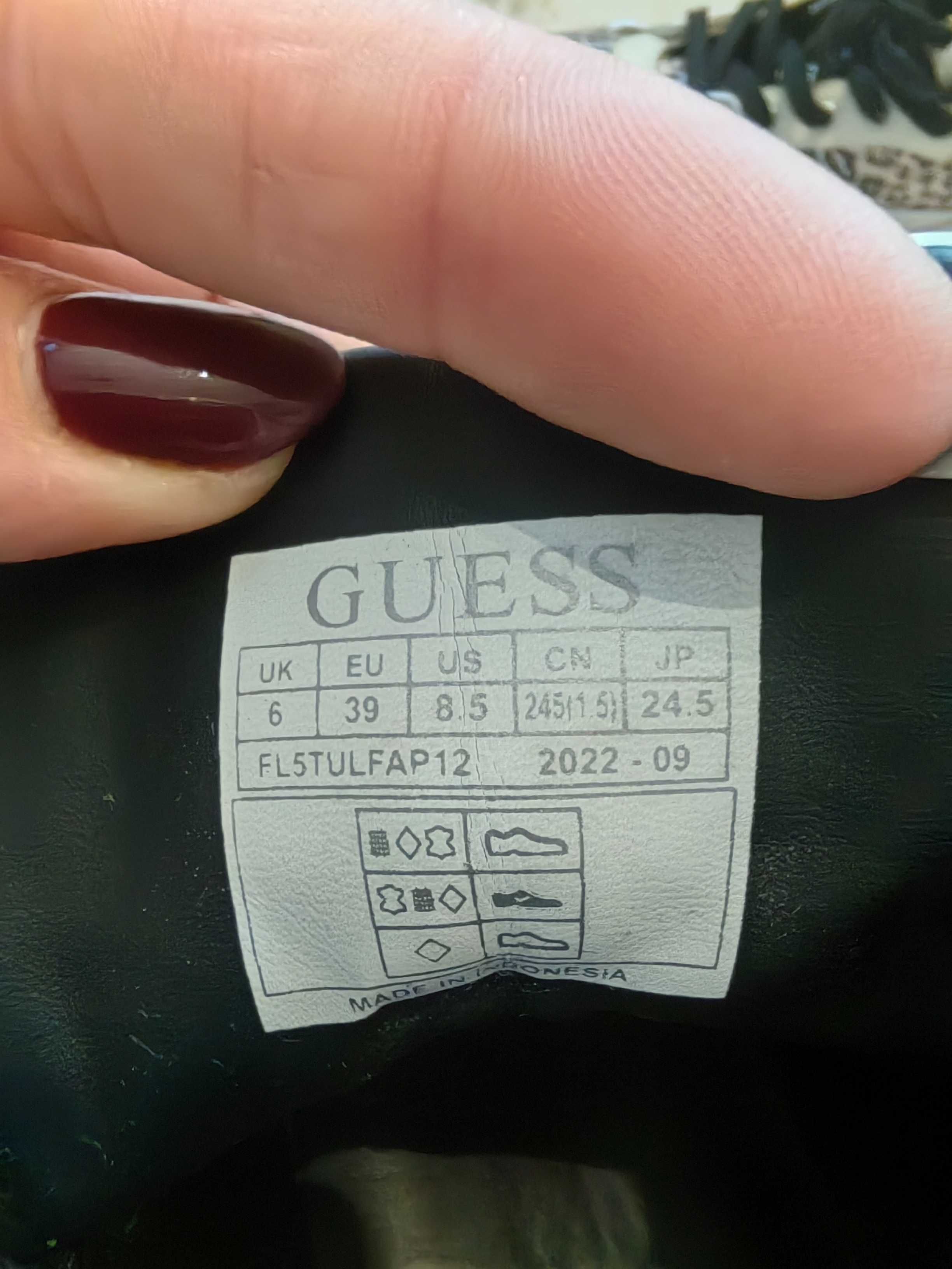 Дамски боти Guess