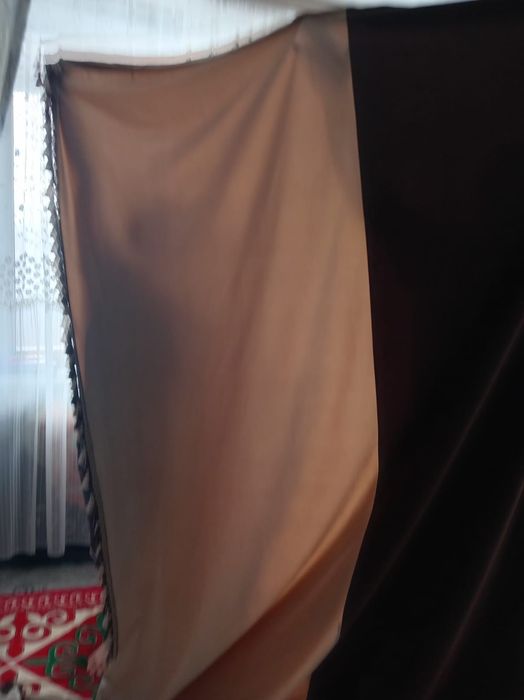 Продам шторы в зал и на кухню