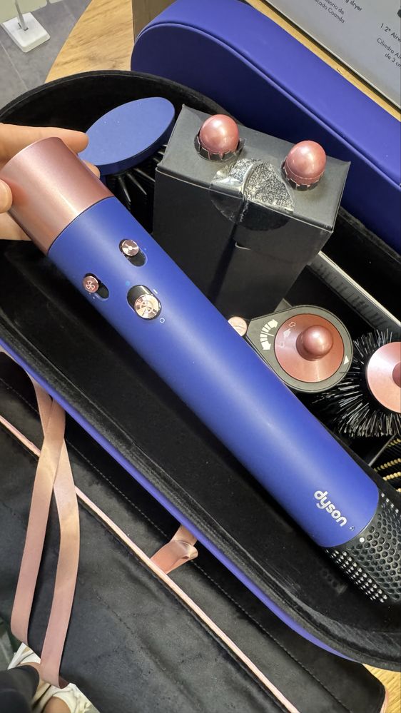 Продам фен стайлер от Dyson