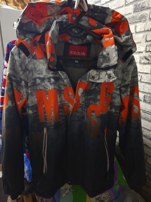 Продам подростковые куртки