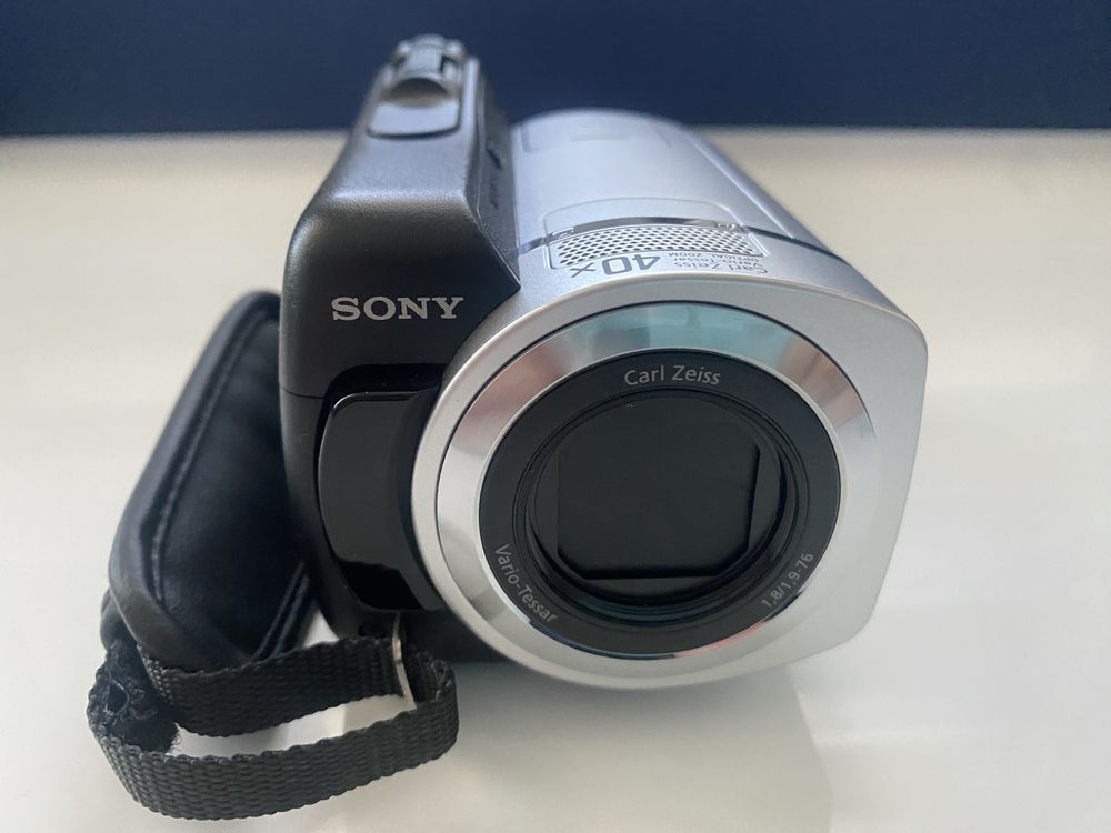 Цифрова видеокамера Sony Dcr-sr35e