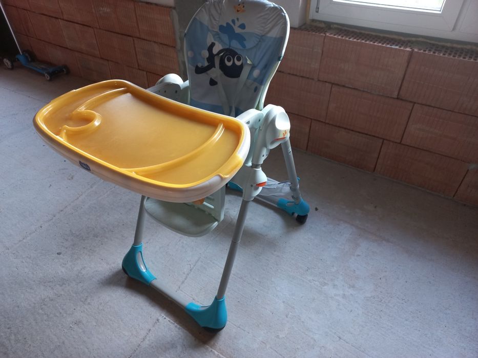 Scaun de masa pentru copiii Chicco