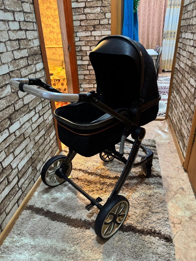 Продам детскую коляску