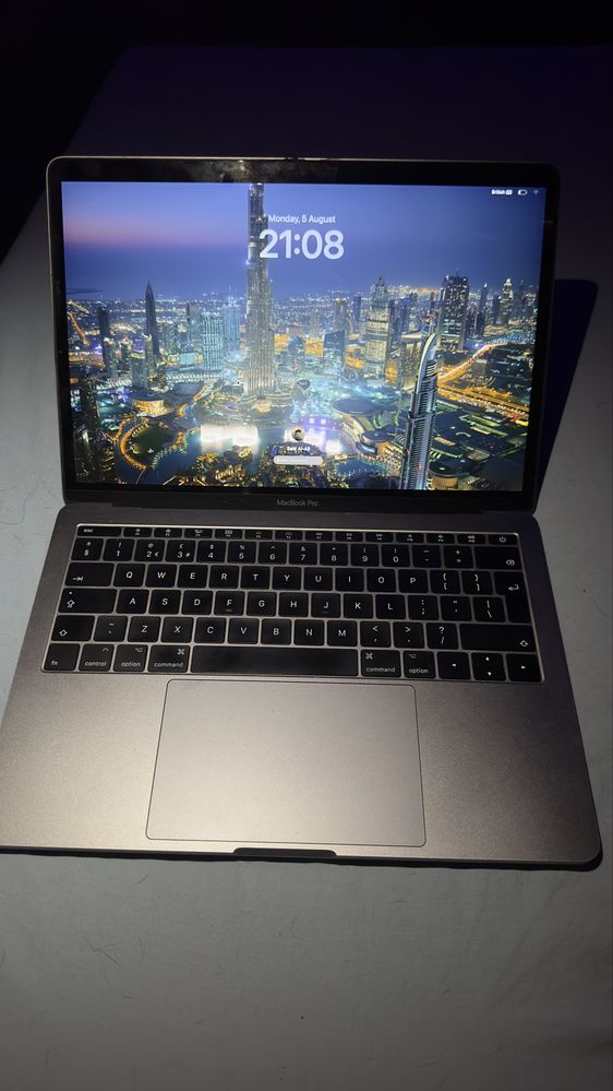 MacBook Pro 2017 8GB RAM 256GB SSD