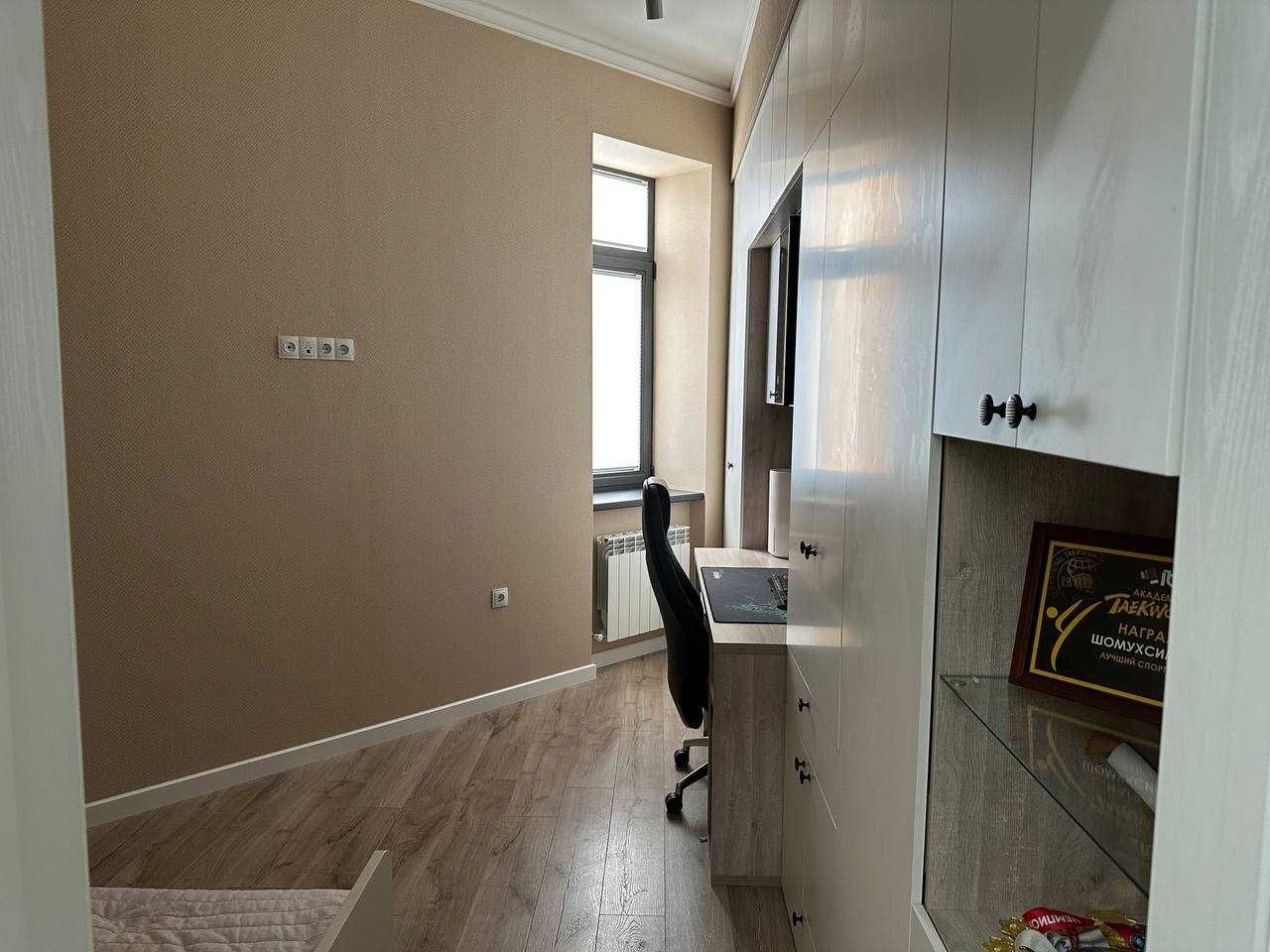 yunusobod15 4хоna zor narxda kadaster bor 116m2; Baxor restaran