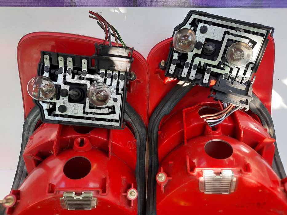 Set lampi, stopuri  spate audi 80