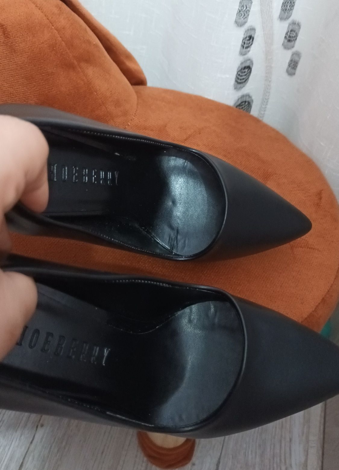 Pantofi stiletto