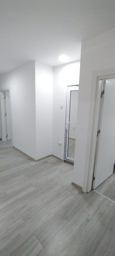 Продава се Тристаен апартамент в Шумен, Добруджански - 73 кв.м за 1572 €/кв.м - Снимка #8