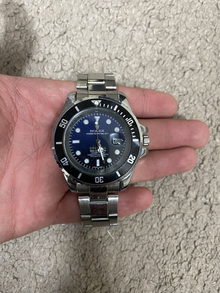 Часовник Rolex.