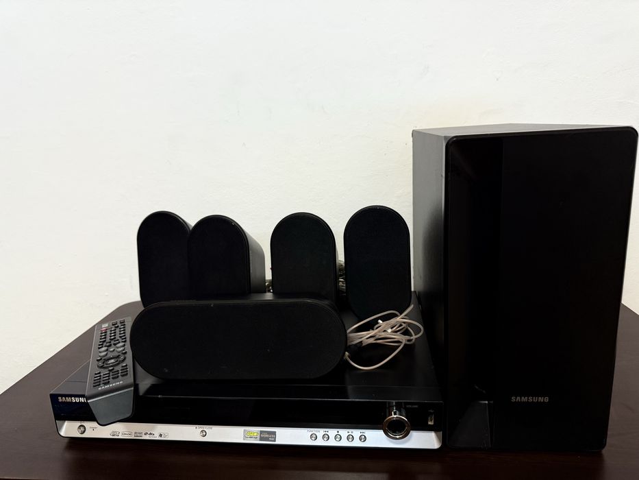 Sistem Samsung Home Cinema HT-X20 500RMS