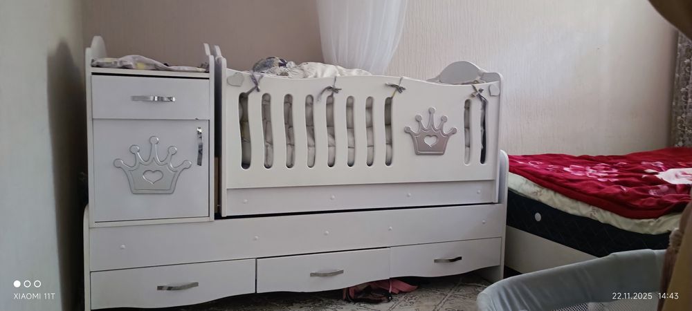 Продаеться  кровать люлька