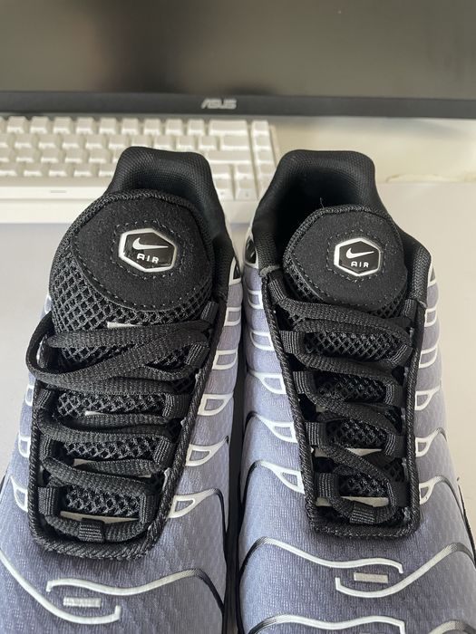 Nike Air Tn gri.
