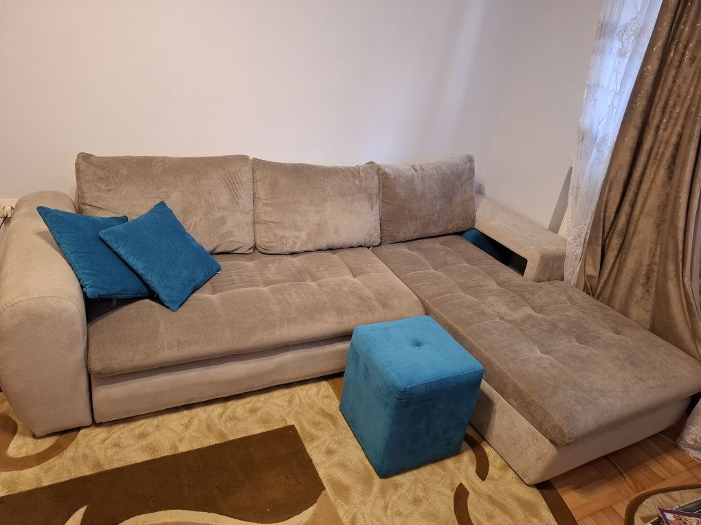 Se vinde canapea/coltar Agache aproape noua