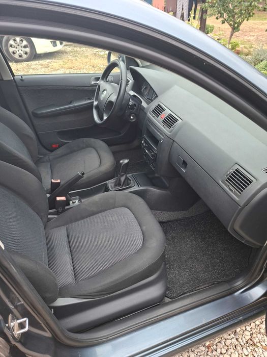 Продавам шкода фабия