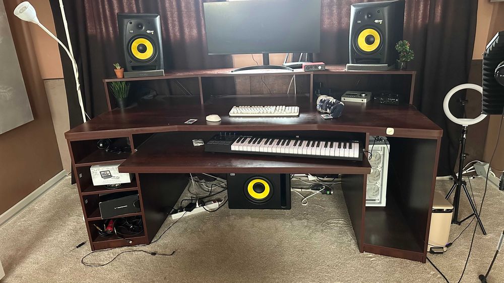 Поръчково студийно бюро