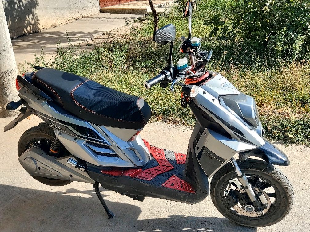 skuter wasat elektroniy Holati yaxshi ideal