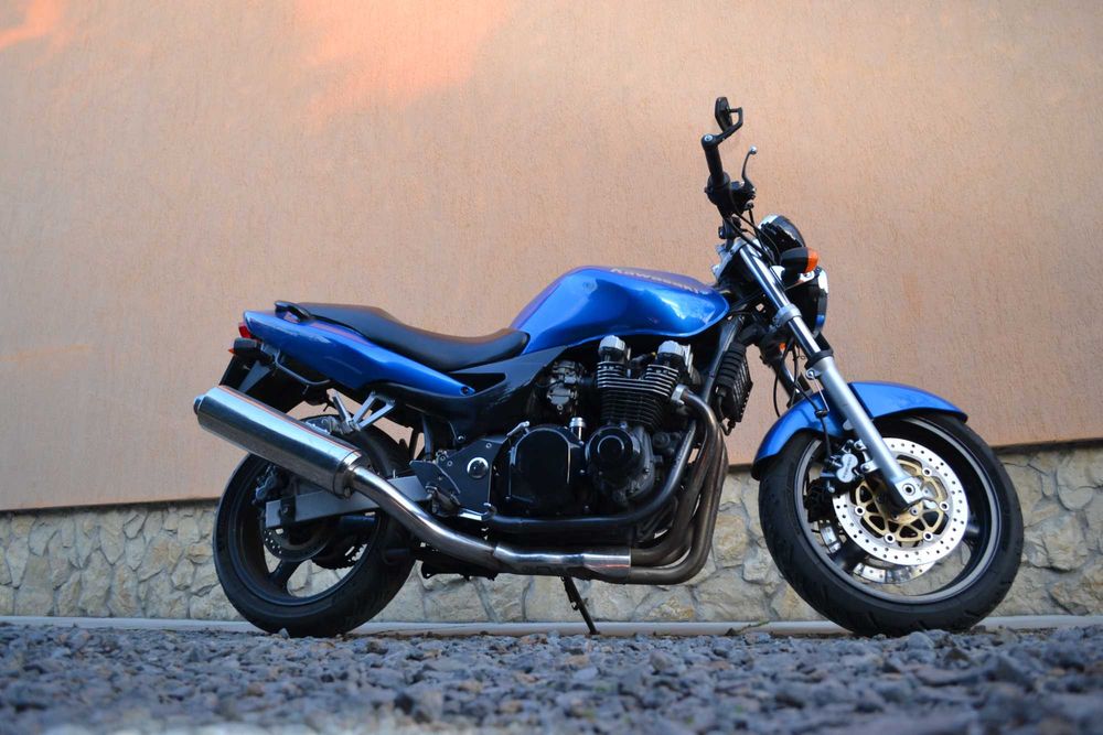 Motocicleta Kawasaki ZR-7