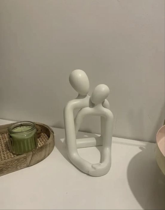 Sculptura decorativa cuplu imbratisat