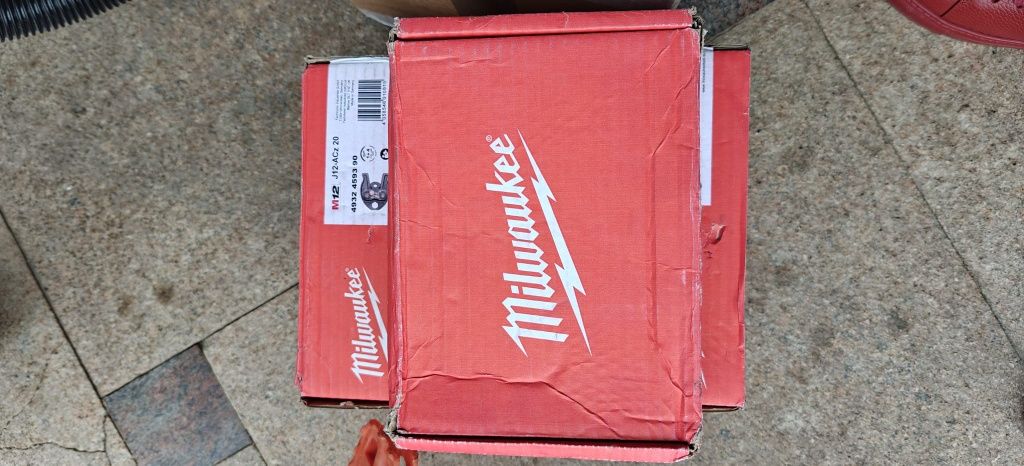 Bacuri de schimb Milwaukee J12-ACz12,16,18, 20
Bacu