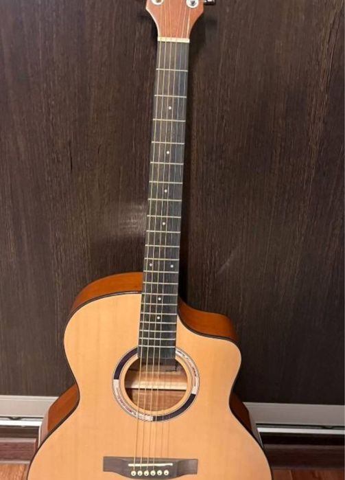 Гитара очень хороший качест новыййй