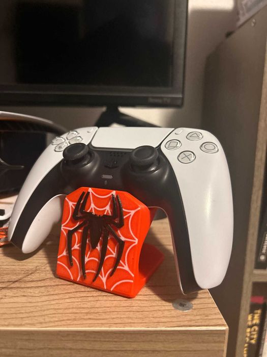 Suport controler Spider-Man – cadoul ideal pentru gameri