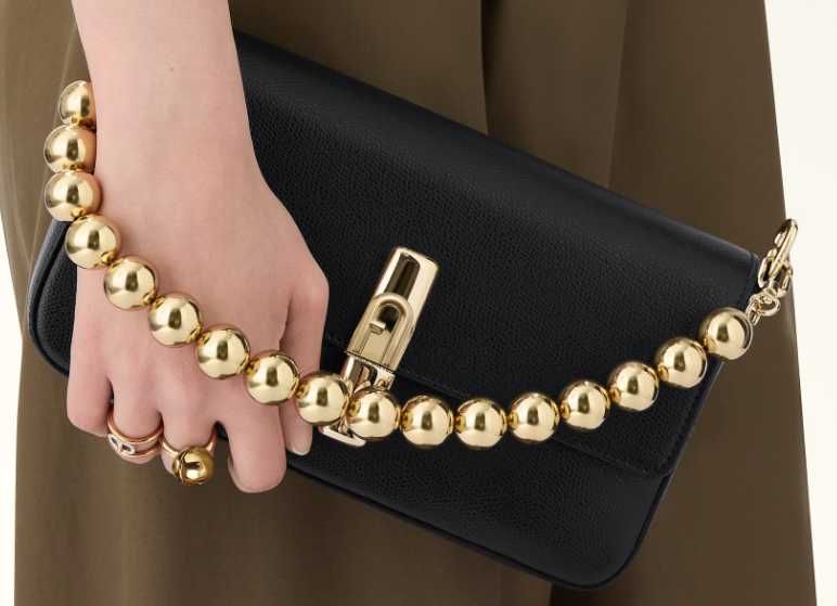Оригинална чанта Furla Iride с оригинална допълнителна дръжка