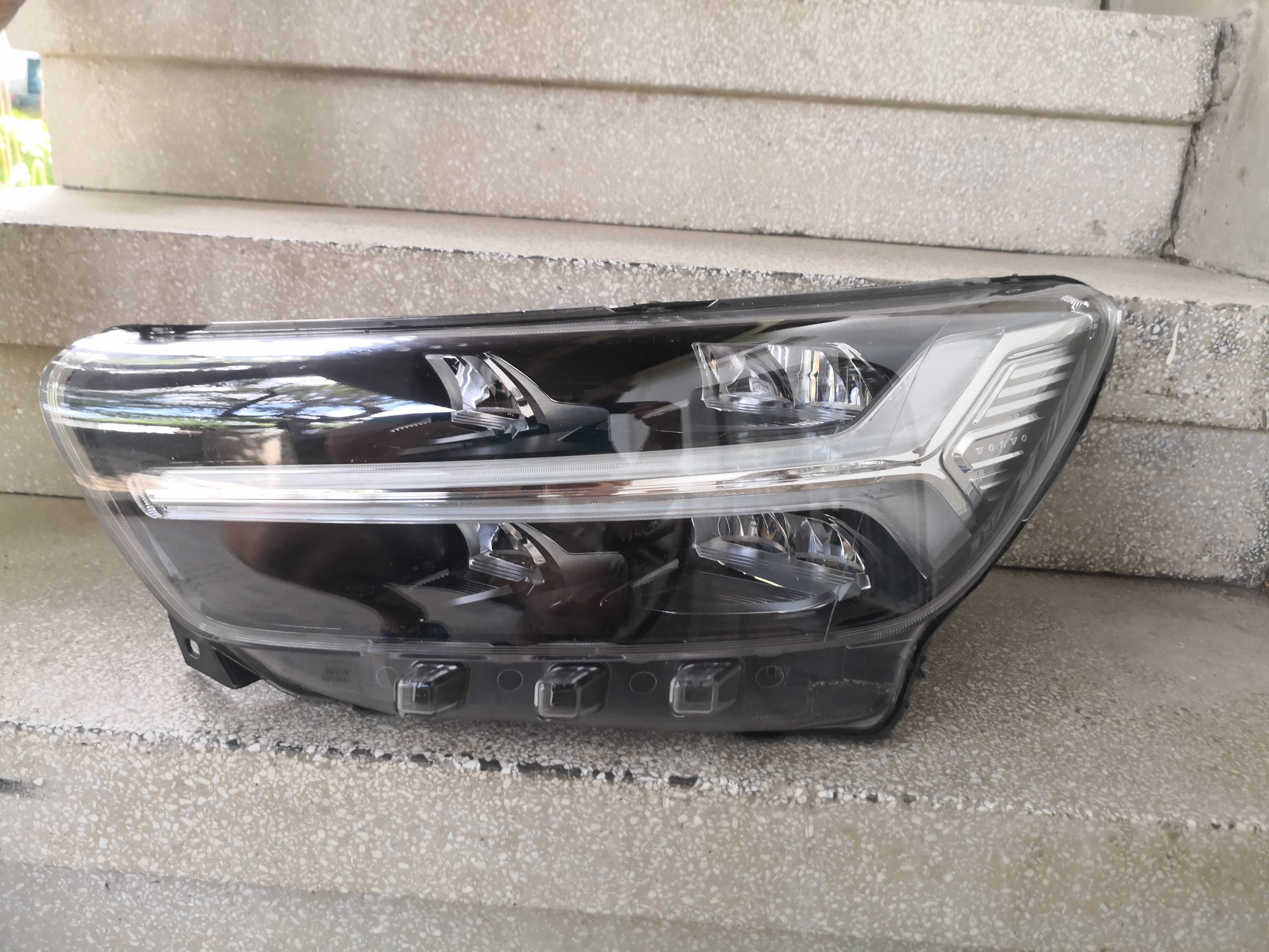 Фар Volvo XC40 ляв LED/Фар Волво ХЦ40 Оригинален