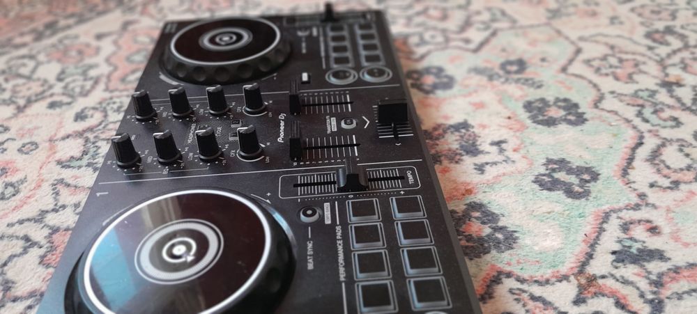 DJ контроллер продам mode: DJ-200