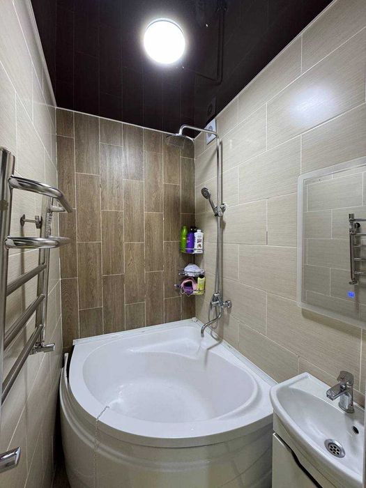 Срочна сотилади Юнсобод 17 кв