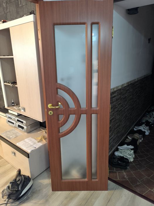 Ușa sufragerie..2 bucăți 2M x 1.30 lățime