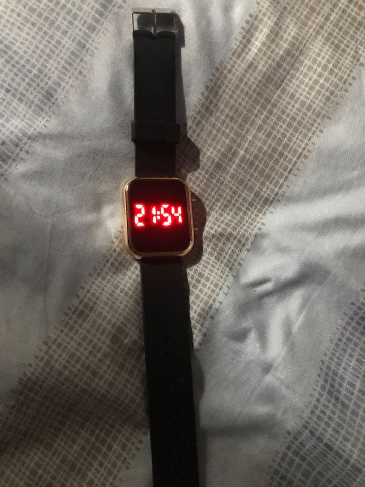 Продам Электронные часы