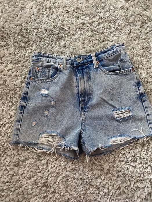 Blugi scurti cu talie inalta