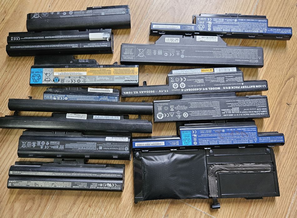 Lot 13 baterii defecte pt laptop