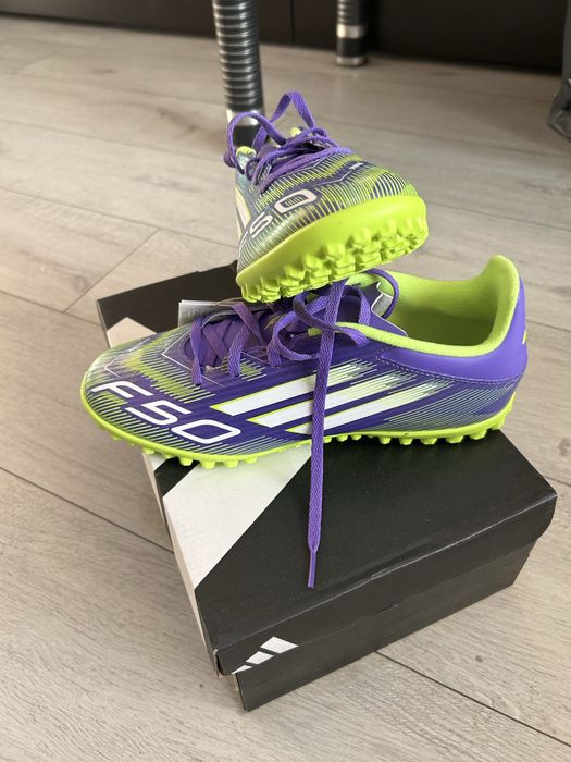 Adidasi de fotbal/ sintetic